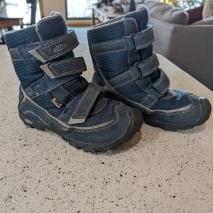Keen boys size 13 snow boots